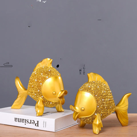 Exquisite Goldfish Resin Sculpture: A Symbol of Luxury for Discerning Home Decor Enthusiasts"