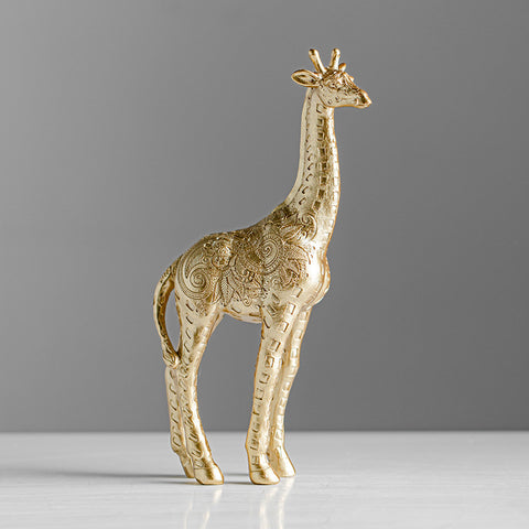 Giraffe Shape Resin Craft Ornament| Whimsical Home Decor Accent